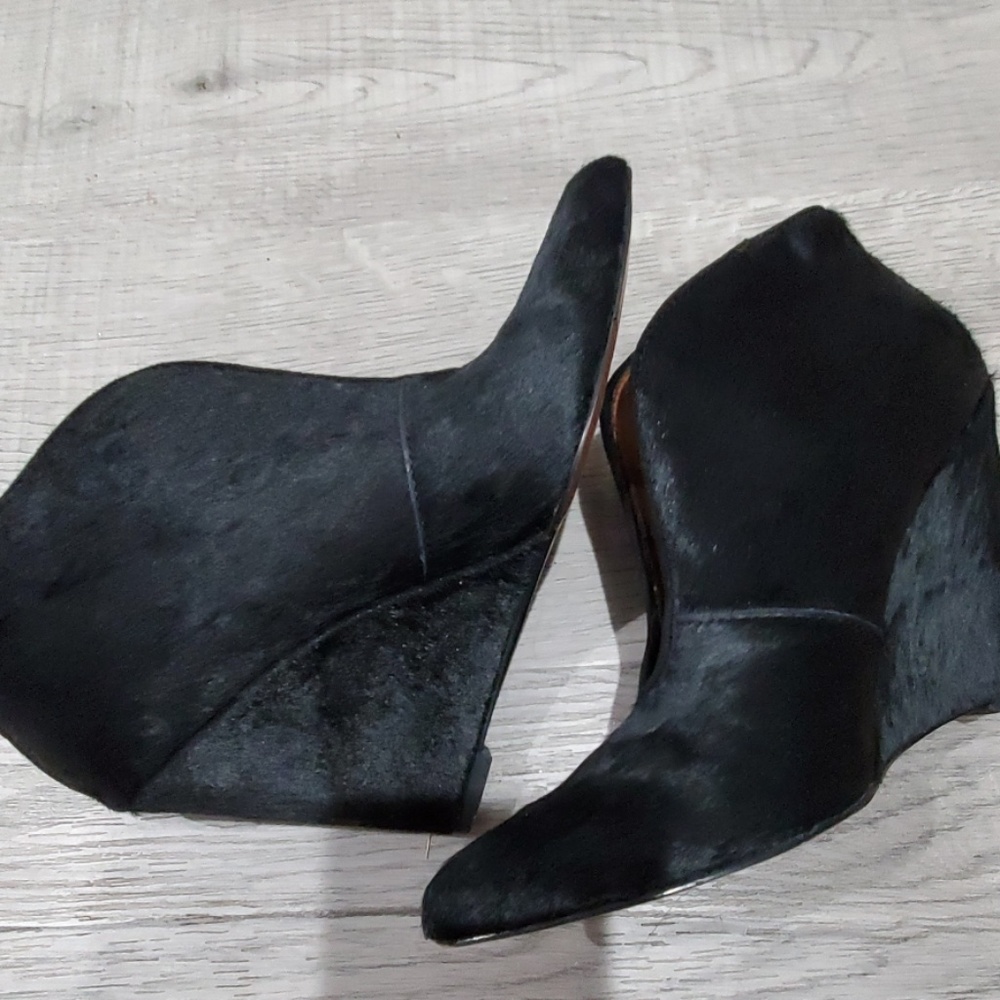 Nine West Destinos Black Cowride Wedge Boots Sz 5.5 – Sleek & Stylish